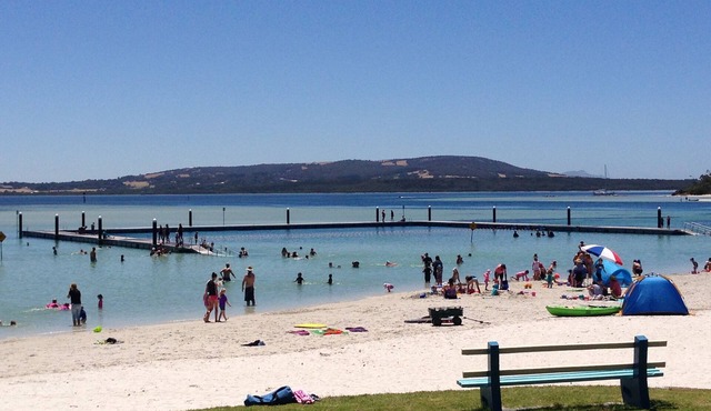 Emu Point Beach Cottages: Cockleshell Cottage-pet friendly accommodation