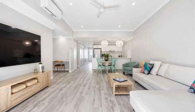 'Esplanade Escape' A Fresh Coastal Family Hideaway