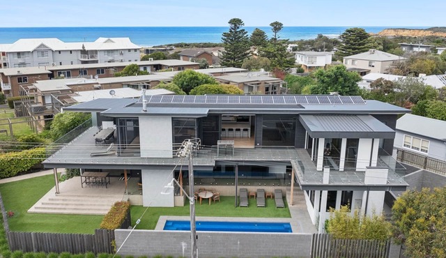 Esplanade Ultimate Luxury Pool & Ocean Views