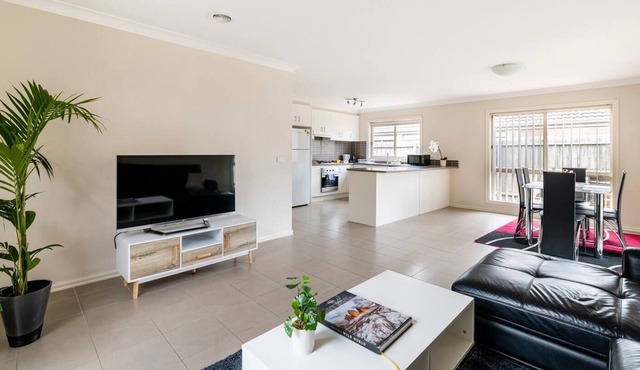 Everything within Walking Distance - Entire 3 bedrooms Modern Home