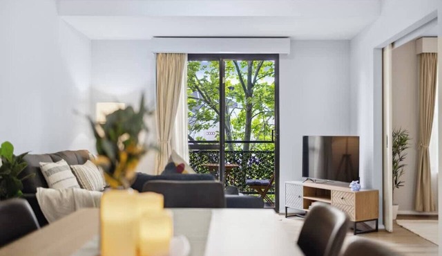 Exclusive Northbridge Apt Near to RAC Arena