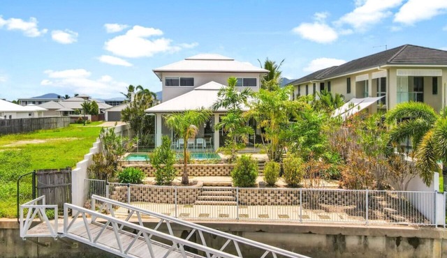Exclusive Waterfront Luxury | Private Pool | Marina Views - The Anchorage