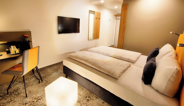 Executive Double Room w/Breakfast | 4.3 mi to Leipzig Zoo in Leipzig