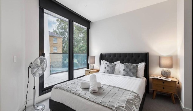 Executive Resort-Style Living at Leafy Albert Park