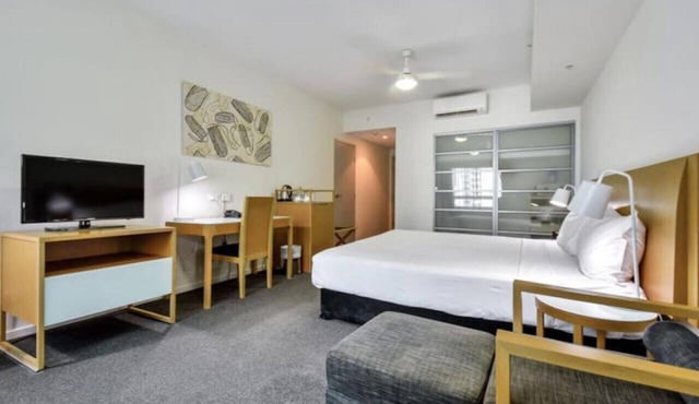 Executive Studio Darwin CBD (Water Views)