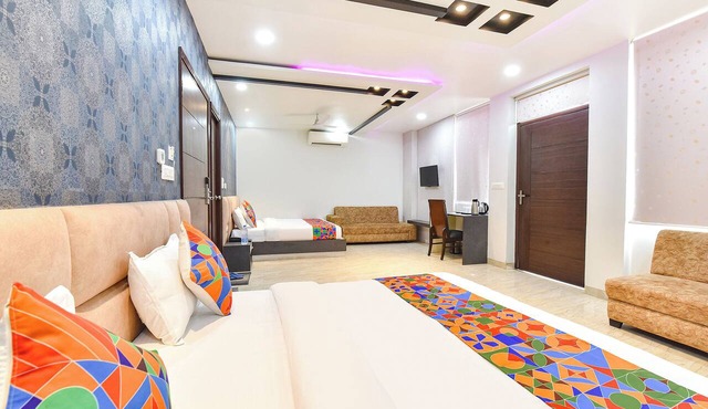 Fabhotel Pacific View