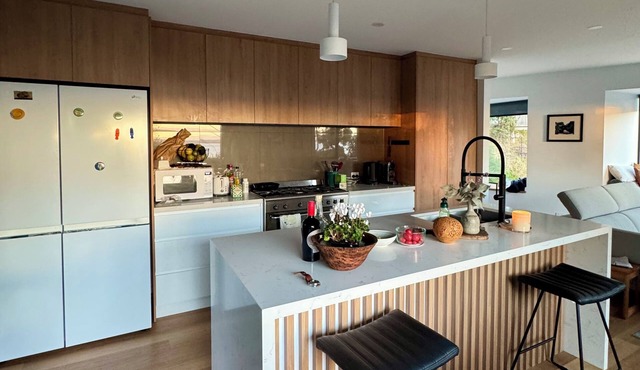 Fabulous New Contemporary Villa. Steps From the Beach/Outdoor Tub and Firepit
