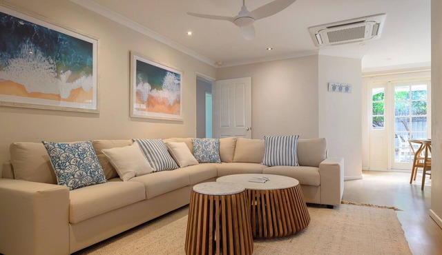 Family-Friendly Escape 5 Mins to Scarborough Beach