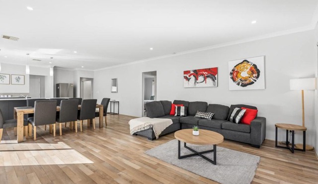 Family Stay Near Wineries & Cuddly Animal Farm