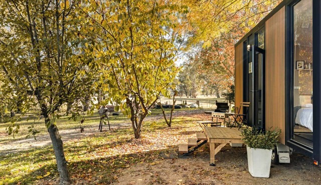 Fantastic Secluded Tiny House with Fire Pit in Milawa, Victoria in Milawa