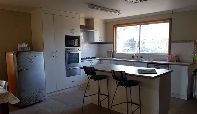 FARM-STAY set in softly undulating landscape, beautiful wildlife, vibrant peace.