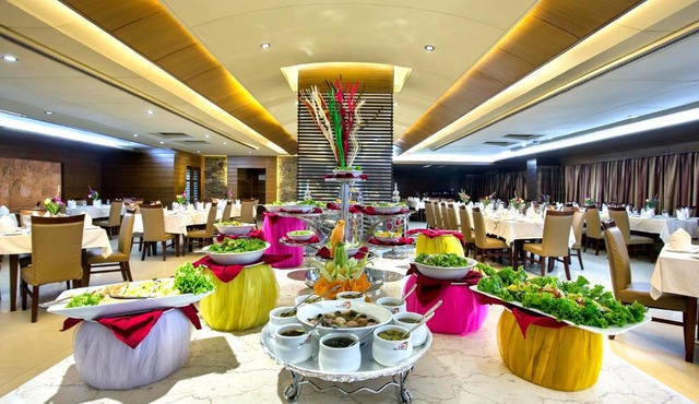FARS Hotel & Resorts - BAR-Buffet-Pool-SPA in Dhaka