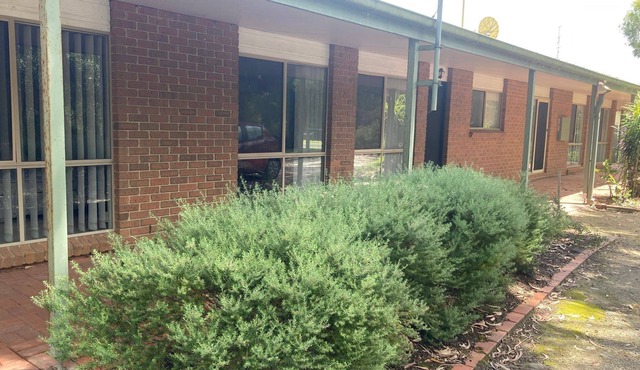 Fauna Park - large property suitable for family groups