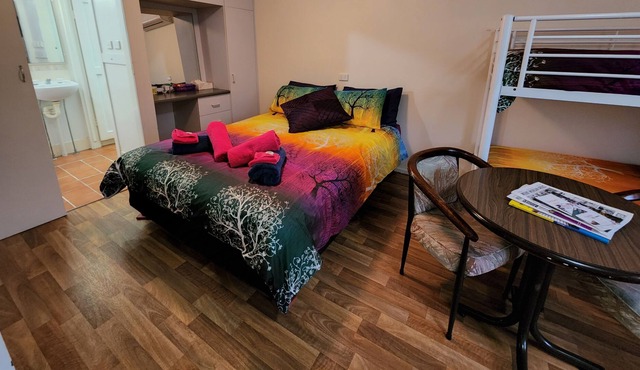 Fern's Miners Rest, Cabin 1, 4 Guests, A/C, pets welcome