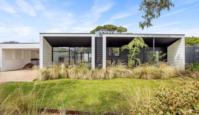 Flinders Hide Away - Spacious contemporary home ideal for families in the heart of Flinders.