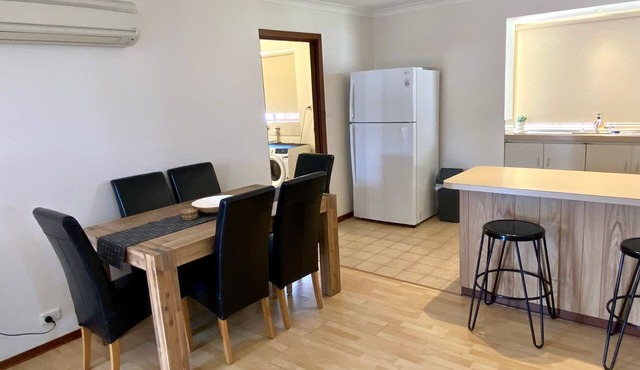 Forrest Holiday Unit - East Bunbury