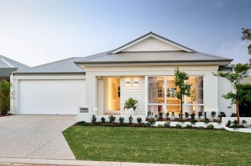 Four-Bedroom House Near Perth Airport