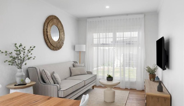 Foxmount Estate - Astrid
