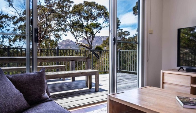 Freycinet Haven, where bushland meets the bay!