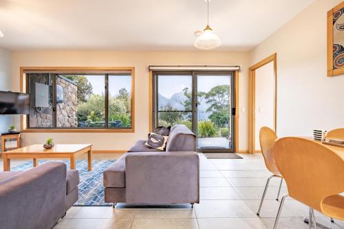 Freycinet Stone Studio 5 - Greystone