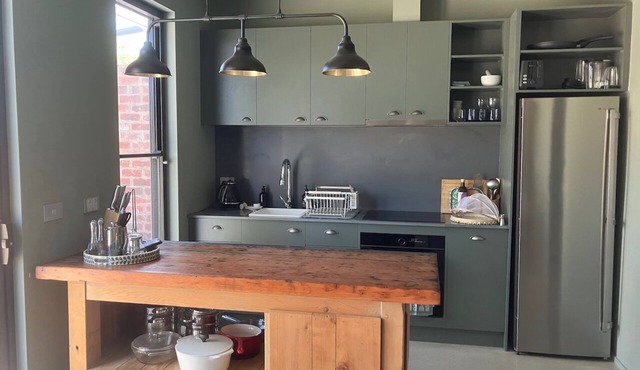 Fully equipped Studio on the banks of Myrtle Creek in rural Central Victoria