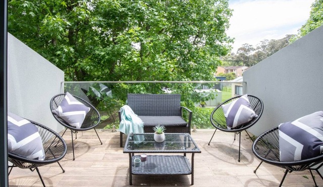 Generous 2-Bed Townhouse With A Private Balcony