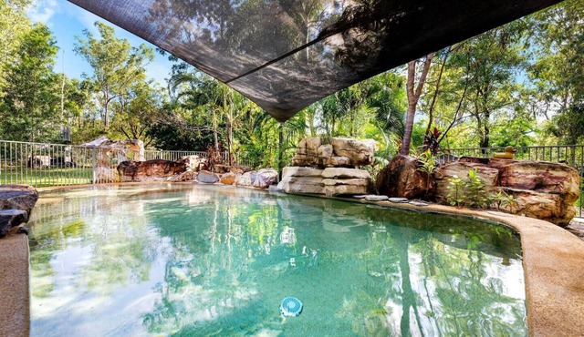Girraween Rural Retreat with Gorgeous Lagoon Pool