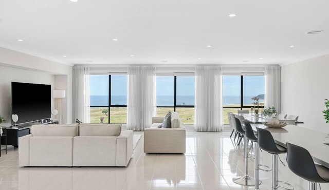 Golf Club Seaside Serenity by Ready Set Stay