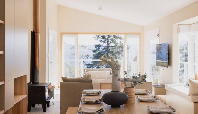 Graceys Beach House Dennes Point in Kingborough
