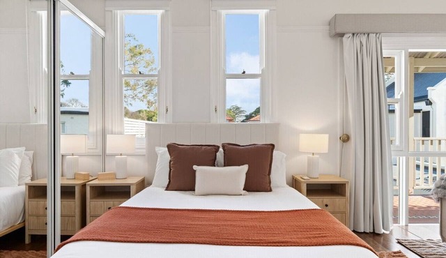 Grand Victorian Stay in the Heart of Glebe