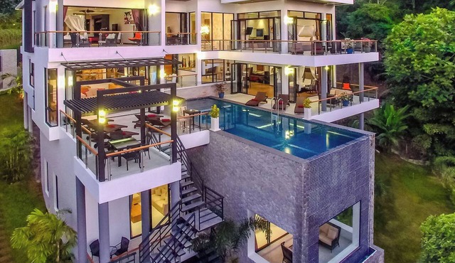 Grand Villa Luxury Time Phuket in Tambon Choeng Thale