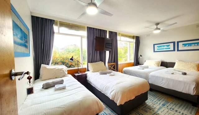 Guest Room 5 Near Shops w/Fully Equipped Kitchen