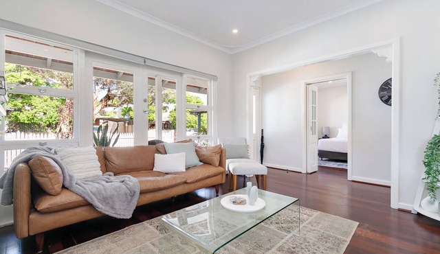 Guildford Cottage | Swan BnB Management