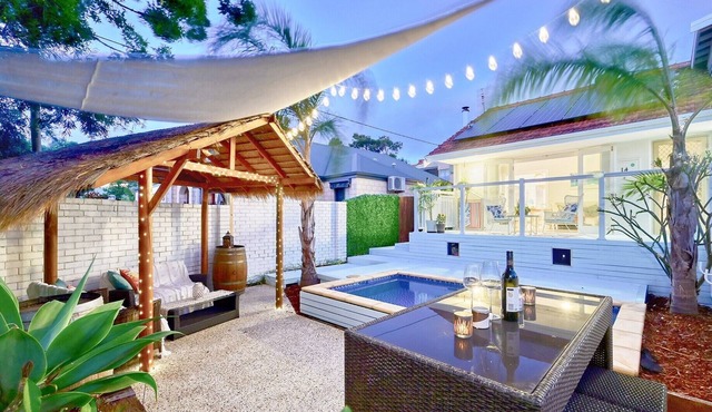 Hamptons Beach House with Heated Plunge Pool