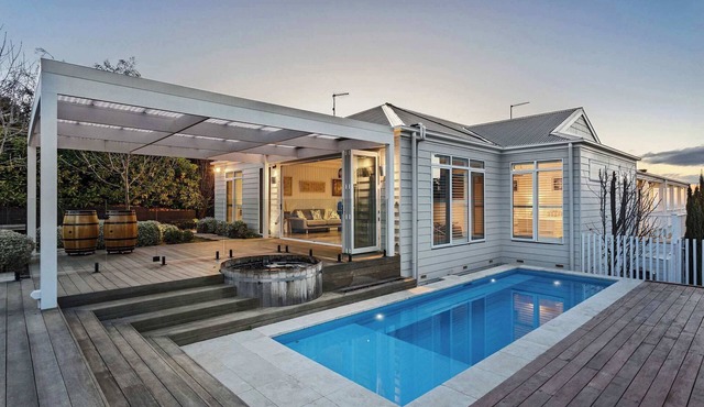 Hamptons Elegance Views | Pool & Spa