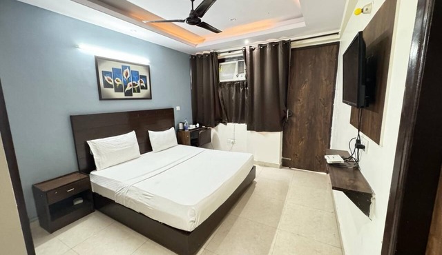 Hardik Palace in Noida