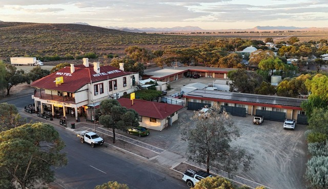 Hawker Hotel Motel