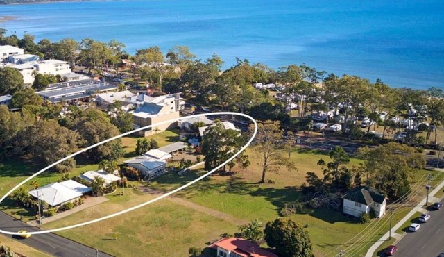 Hervey Bay .. Seaside location