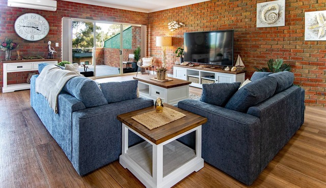 High Tide Five-star Apartment