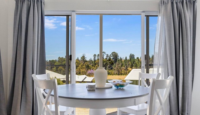 Hill View Cottages – Sail A & Sail B in Picturesque Nannup