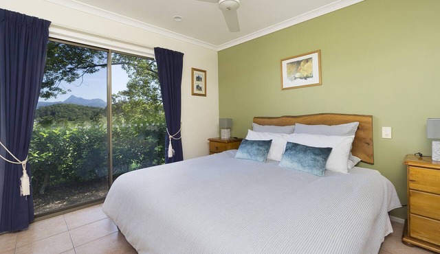 Hillcrest Mountain View Retreat