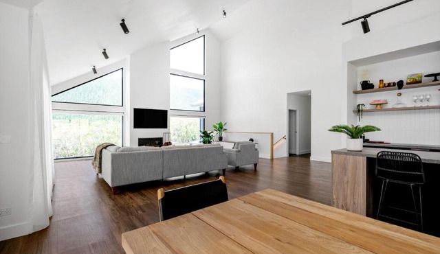 Hilltop at Bright in Bright