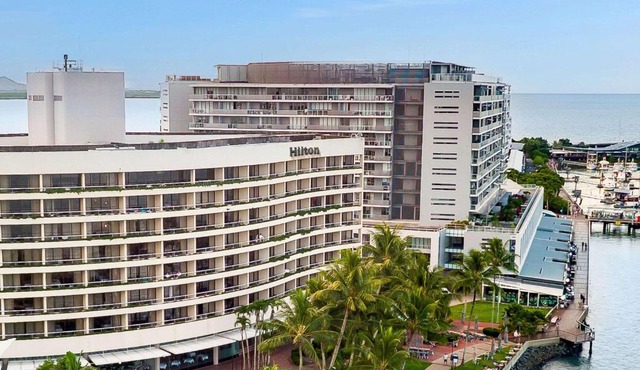 Hilton Cairns