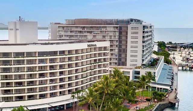 Hilton Cairns