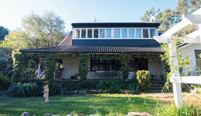 Historic Boutique Hills Retreat· 2BR · Fireplace, Natural Pool & Forest Views