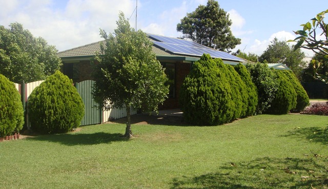 Holiday Home - easy Walk to Beach, Park, 10 min drive to Bargara, Mon Repos