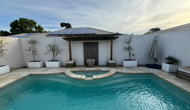 Holiday home with Pool, Spa, Games & Cinema Room, Pizza Oven
