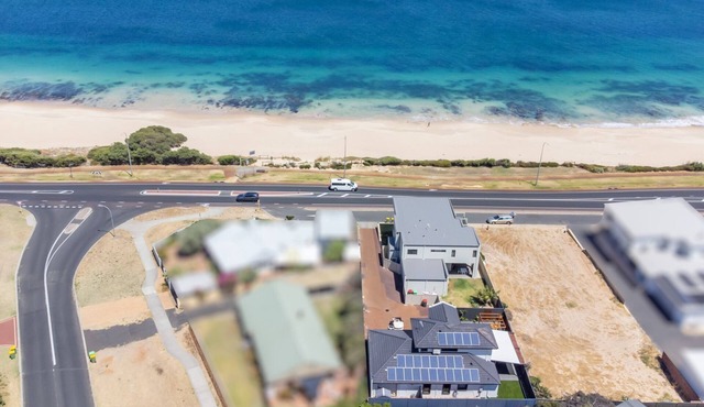 Hollow Beach House - Bunbury
