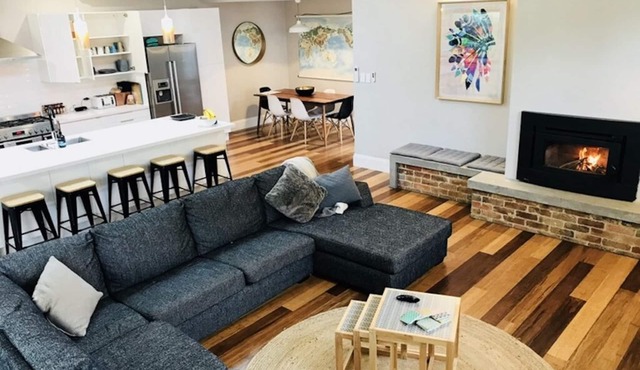 Home on Clinton - Entertainers Delight