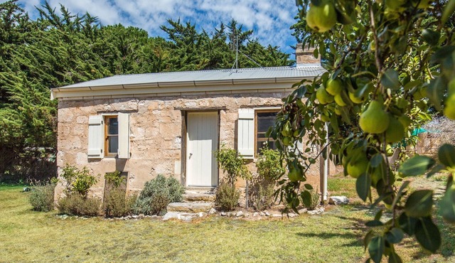 Honeyfield Heritage Cottage